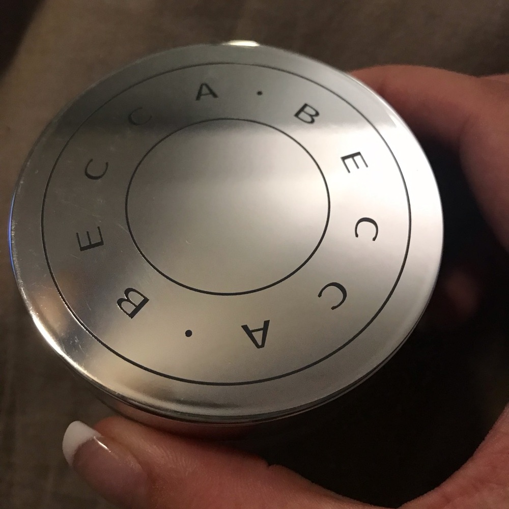 Becca hydra- mist set powder